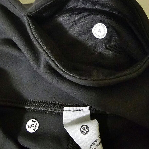 Lululemon Wunder Under Hi-Rise Gray Capris Size 4 Ruched Back Hem Athleisure - Picture 4 of 5